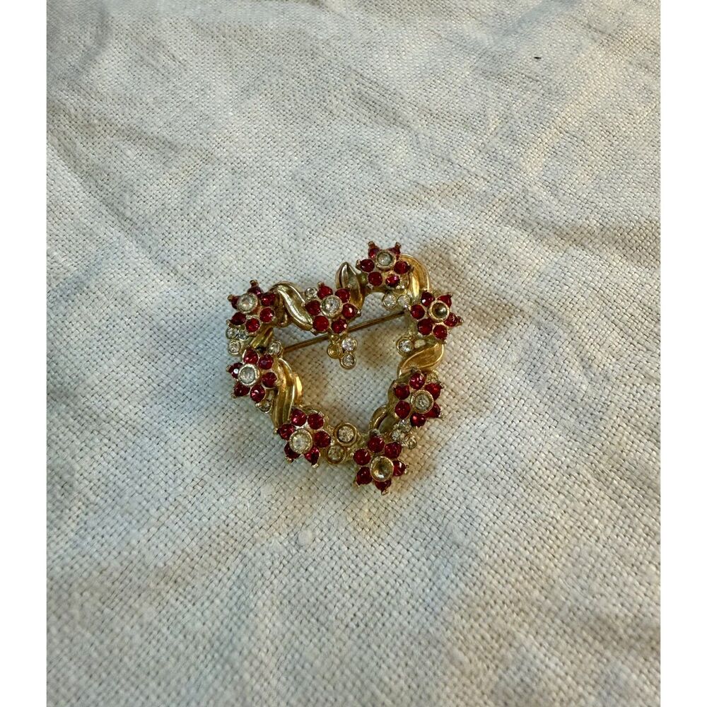 Vintage 1960s Ruby Red Rhinestone Flower Open Heart Wreath Brooch Pin